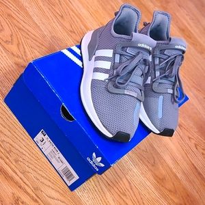 Adidas U_Path Run J Originals, Size: 3 1/2 (Youth size), Grey/White/Black